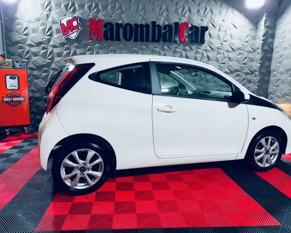 Toyota Aygo 2020 - 11750 EUR, 134443 km - AUTO.MOTO.pt - 134443km - foto 4 de 27