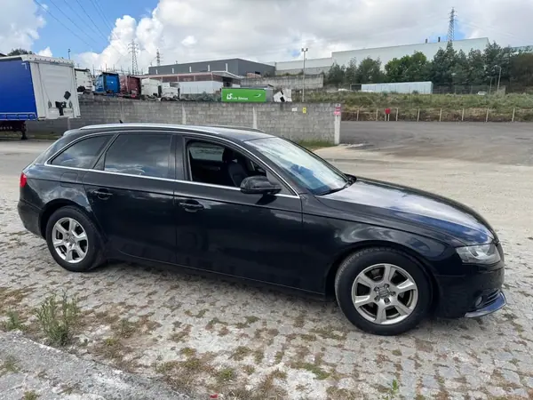 Audi A4 Avant 2011 - 7799 EUR, 312000 km - AUTO.MOTO.pt - 312000km - foto 3 de 12