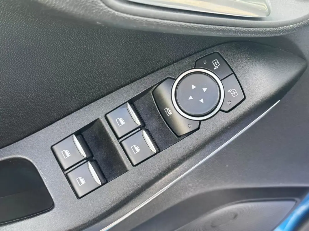 Ford Fiesta 2019 - 22990 EUR, 111300 km - AUTO.MOTO.pt - 111300km - foto 13 de 15