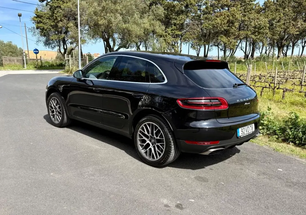 Porsche Macan 2018 - 44900 EUR, 109467 km - AUTO.MOTO.pt - 109467km - foto 3 de 27