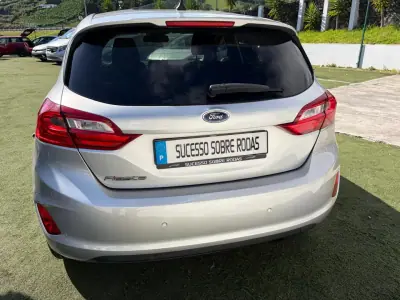 Ford Fiesta 2017 - 13490 EUR, 95381 km - foto 6 de 14