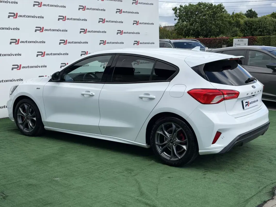 Ford Focus 2020 - 15990 EUR, 87000 km - AUTO.MOTO.pt - 87000km - foto 10 de 15