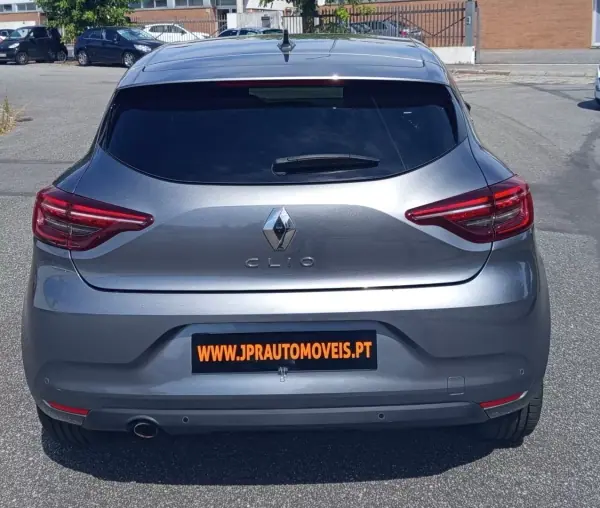 Renault Clio 2023 - 13490 EUR, 146100 km - AUTO.MOTO.pt - 146100km - foto 8 de 19