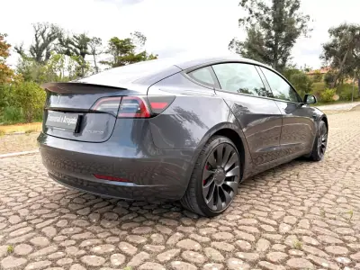 Tesla Model 3 2021 - 29900 EUR, 128000 km - 128000km - foto 19 de 26
