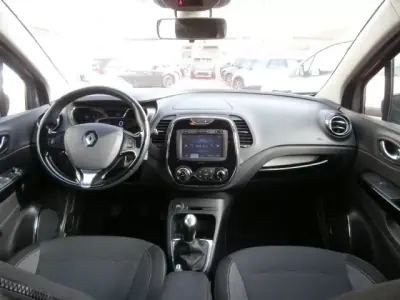 Renault Captur 2014 - 12900 EUR, 155622 km - AUTO.MOTO.pt - 155622km - foto 12 de 30