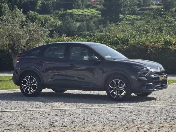 Citroën e-C4 2021 - 16990 EUR, 68500 km - AUTO.MOTO.pt - 68500km - foto 4 de 24