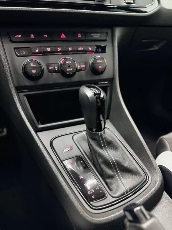 SEAT Leon 2016 - 25500 EUR, 137000 km - AUTO.MOTO.pt - 137000km - foto 23 de 33