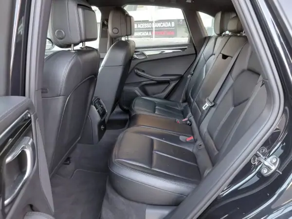 Porsche Macan 2014 - 38490 EUR, 168209 km - AUTO.MOTO.pt - 168209km - foto 23 de 37