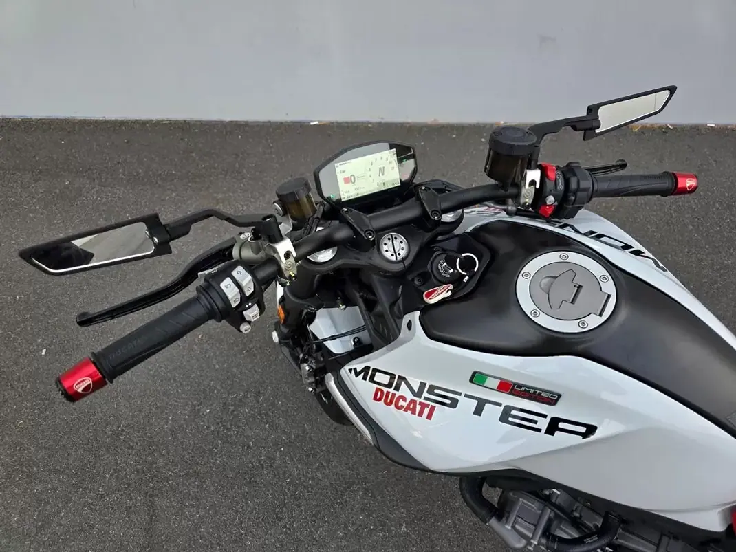 Ducati Monster 1000 2025 - 10500 EUR, 4500 km - 4500km - foto 14 de 22