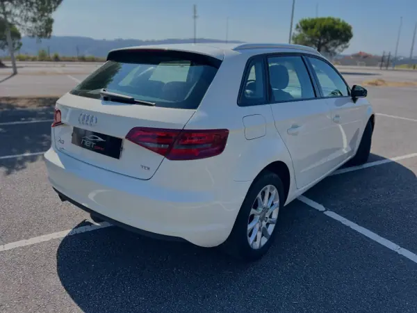 Audi A3 2014 - 11950 EUR, 213000 km - 213000km - foto 10 de 13