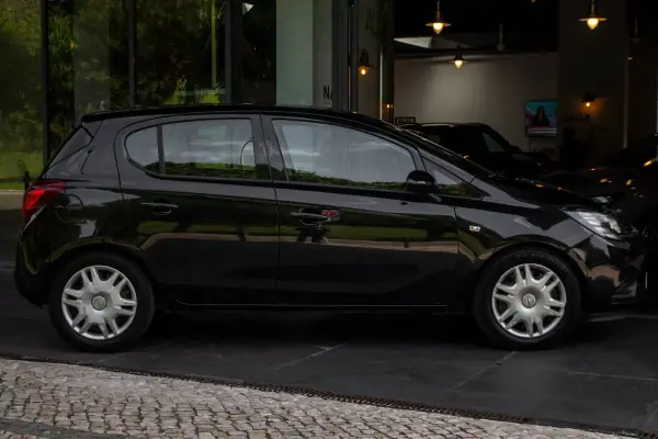 Opel Corsa 2018 - 8900 EUR, 210093 km - AUTO.MOTO.pt - 210093km - foto 5 de 28