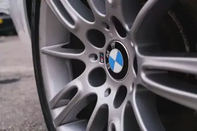 BMW 320 2016 - 18900 EUR, 230000 km - AUTO.MOTO.pt - 230000km - foto 5 de 28