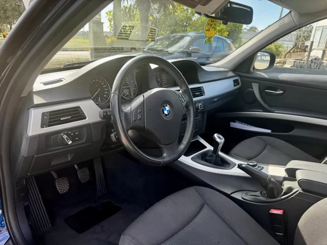 BMW 320 2011 - 11950 EUR, 245000 km - 245000km - foto 14 de 16