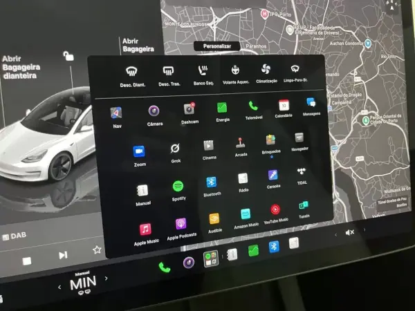 Tesla Model 3 2023 - 29750 EUR, 68000 km - AUTO.MOTO.pt - 68000km - foto 37 de 44