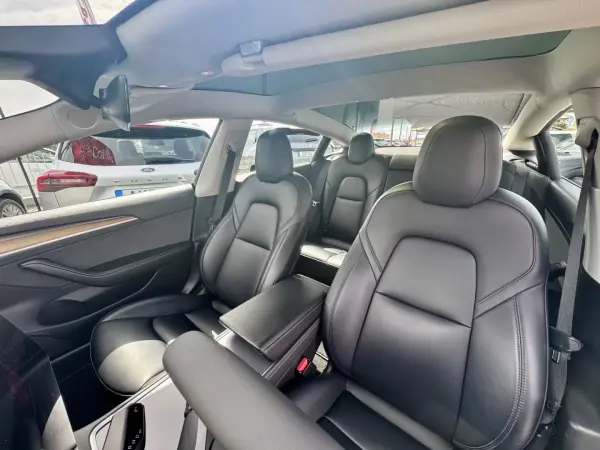 Tesla Model 3 2022 - 28690 EUR, 82305 km - AUTO.MOTO.pt - 82305km - foto 11 de 31
