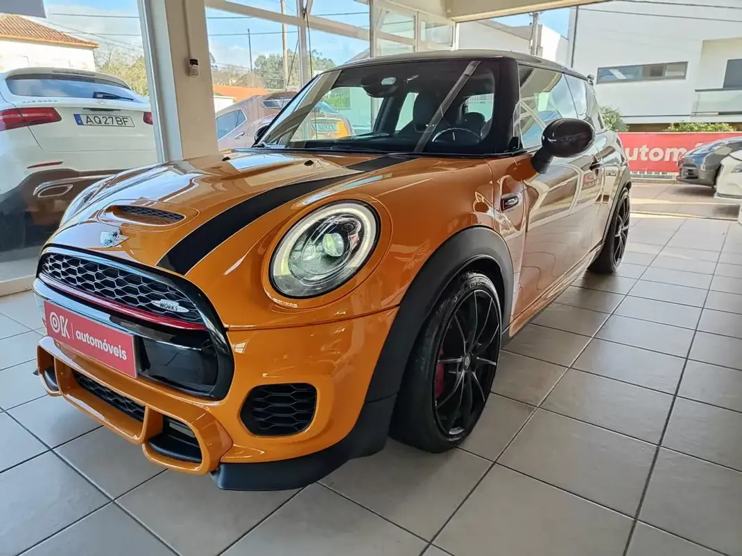 MINI John Cooper Works 2015 - 21500 EUR, 91950 km - AUTO.MOTO.pt - 91950km - foto 5 de 38