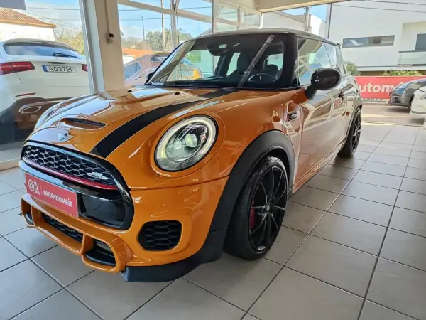 MINI John Cooper Works 2015 - 21500 EUR, 91950 km - AUTO.MOTO.pt - 91950km - foto 5 de 38