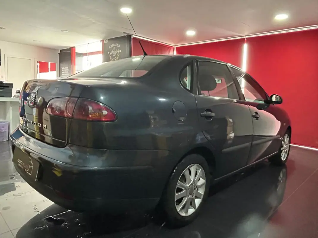 SEAT Cordoba 2007 - 5250 EUR, 243708 km - AUTO.MOTO.pt - 243708km - foto 6 de 19