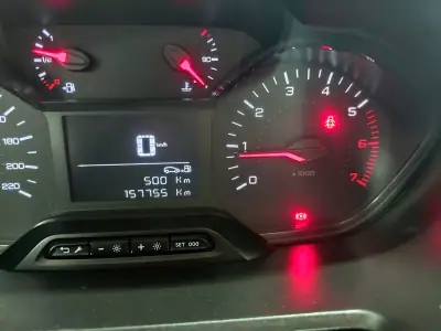 Peugeot Partner 1.6 HDI , 3 Lug. , Iva Dedutivel 2019 - 12480 EUR, 157000 km - AUTO.MOTO.pt - 157000km - foto 17 de 21