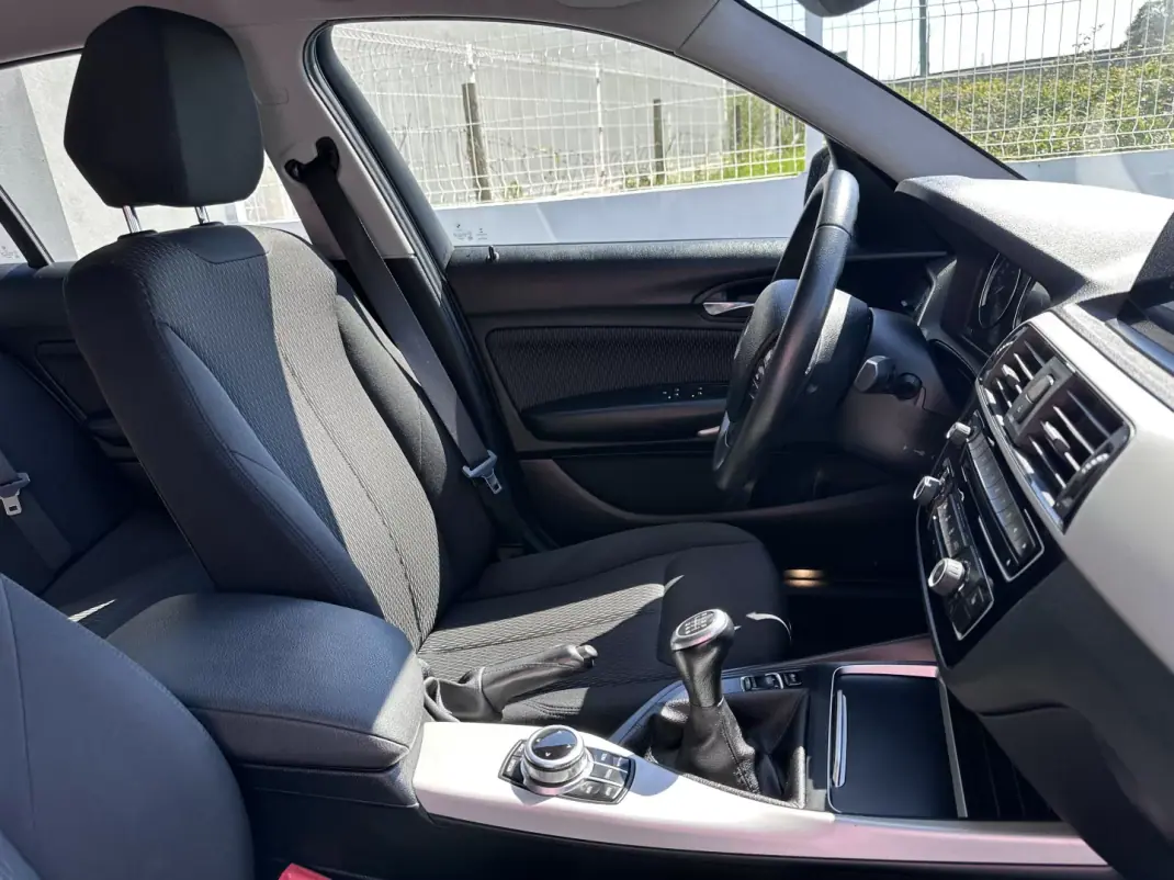 BMW 116 2017 - 14900 EUR, 240000 km - AUTO.MOTO.pt - 240000km - foto 34 de 39
