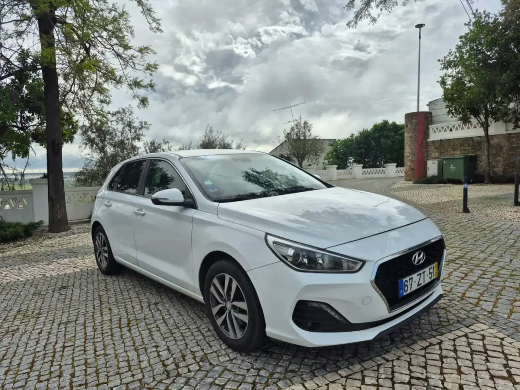Hyundai i30 2020 - 16900 EUR, 113423 km - 113423km - foto 18 de 19