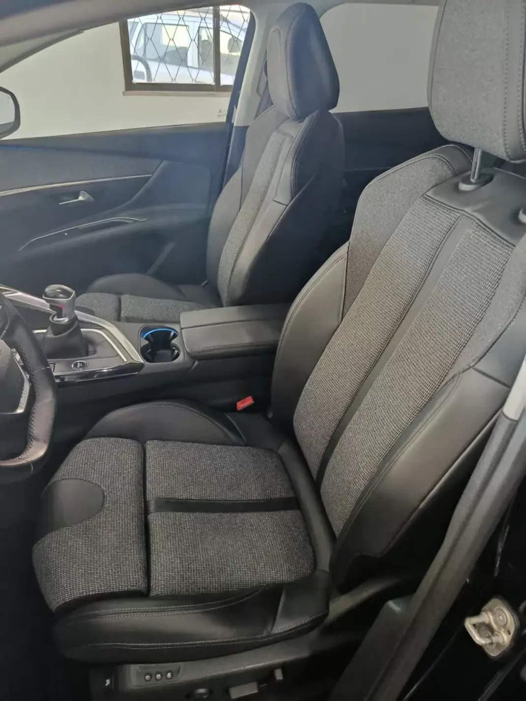 Peugeot 3008 2018 - 20300 EUR, 139000 km - 139000km - foto 23 de 31