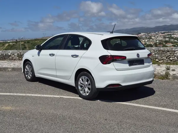 Fiat Tipo Station Wagon 2019 - 9990 EUR, 96572 km - AUTO.MOTO.pt - 96572km - foto 6 de 24