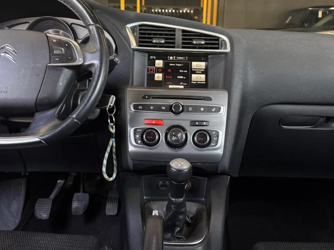 Citroën C4 2016 - 11990 EUR, 169400 km - AUTO.MOTO.pt - 169400km - foto 17 de 29