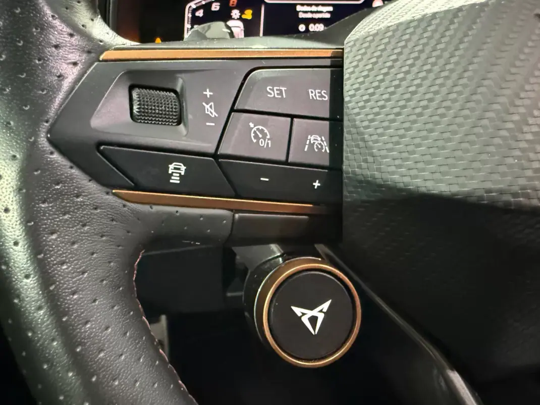 Cupra Formentor 2021 - 29900 EUR, 69200 km - AUTO.MOTO.pt - 69200km - foto 24 de 37