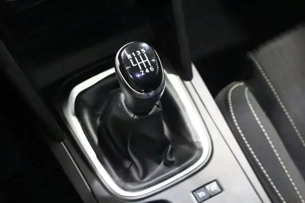 Renault Mégane Sport Tourer 2017 - 9900 EUR, 190000 km - AUTO.MOTO.pt - 190000km - foto 16 de 25