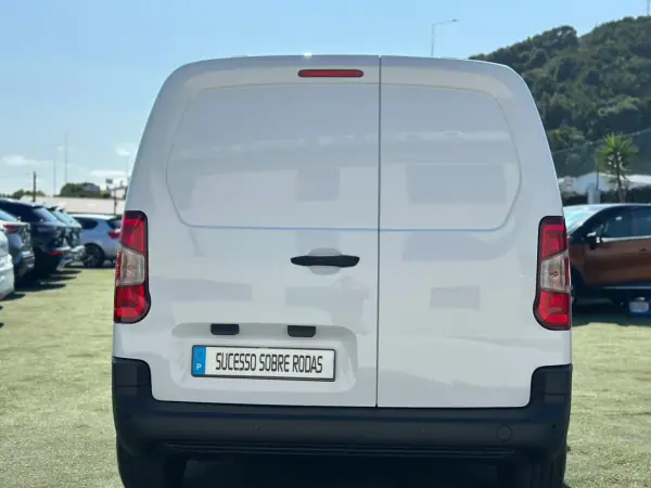 Peugeot PARTNER GIRAFON 2025 - 20990 EUR, 15535 km - AUTO.MOTO.pt - 15535km - foto 4 de 11