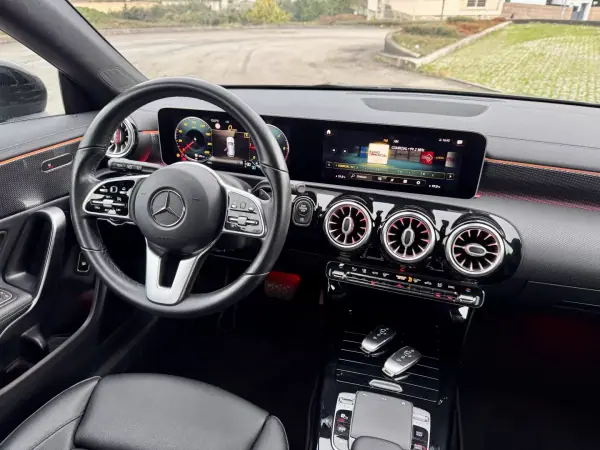 Mercedes-Benz CLA 180 2019 - 26500 EUR, 80000 km - AUTO.MOTO.pt - 80000km - foto 17 de 29