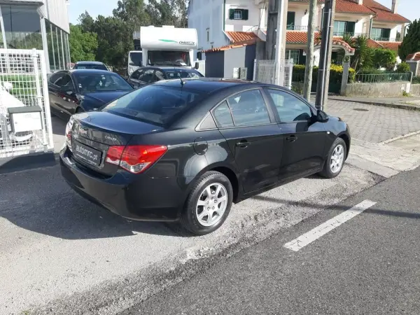 Chevrolet Cruze 2012 - 7900 EUR, 221800 km - AUTO.MOTO.pt - 221800km - foto 8 de 37