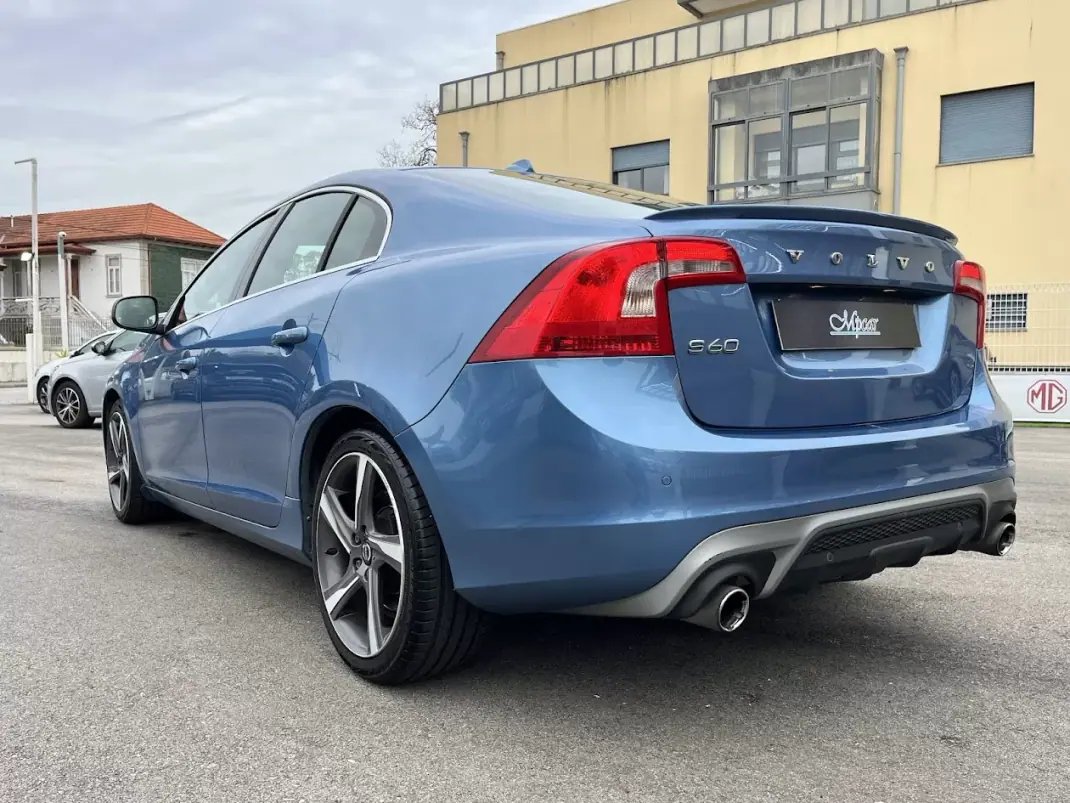 Volvo S60 2015 - 11950 EUR, 225000 km - AUTO.MOTO.pt - 225000km - foto 52 de 53