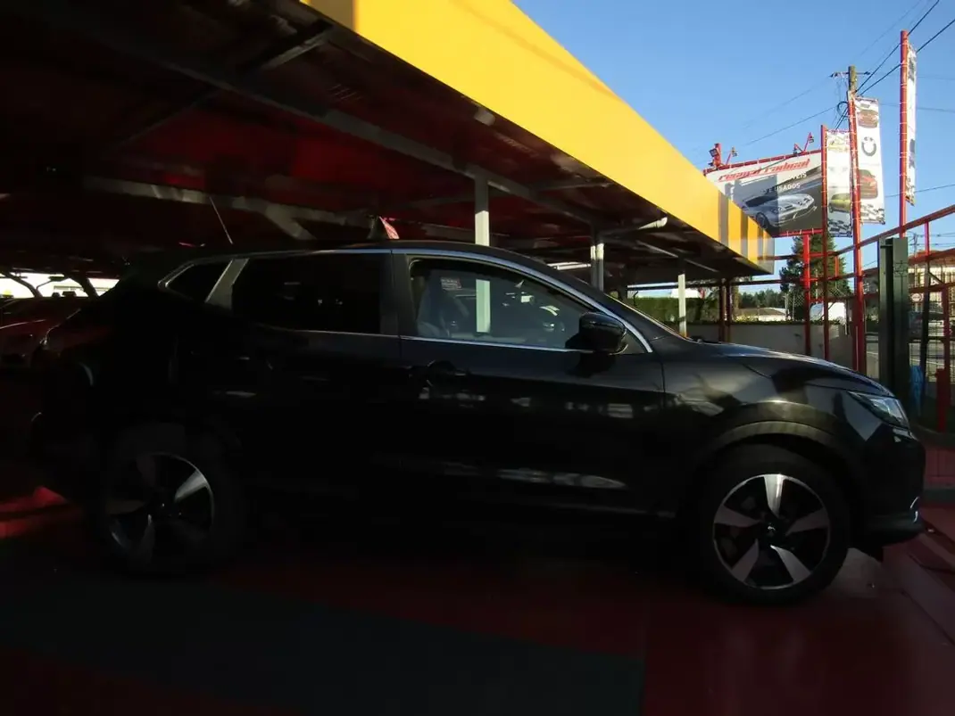 Nissan Qashqai 2017 - 16749 EUR, 121547 km - 121547km - foto 22 de 30