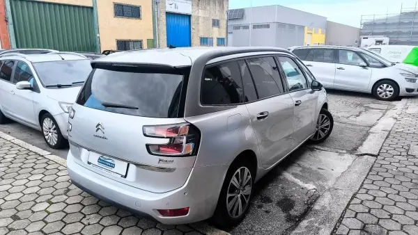 Citroën C4 Grand Picasso 2015 - 10900 EUR, 175000 km - AUTO.MOTO.pt - 175000km - foto 10 de 20