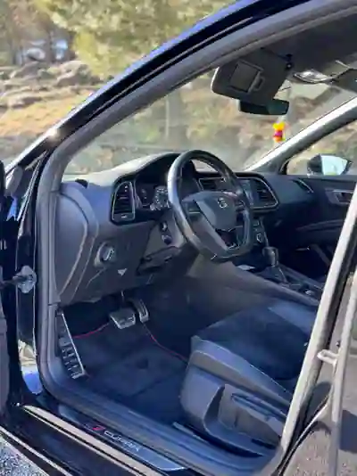 SEAT Leon 2017 - 25900 EUR, 97250 km - AUTO.MOTO.pt - 97250km - foto 6 de 12