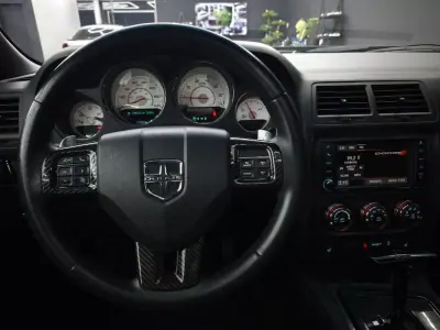 Dodge Challenger 2013 - 53950 EUR, 103962 km - AUTO.MOTO.pt - 103962km - foto 21 de 40