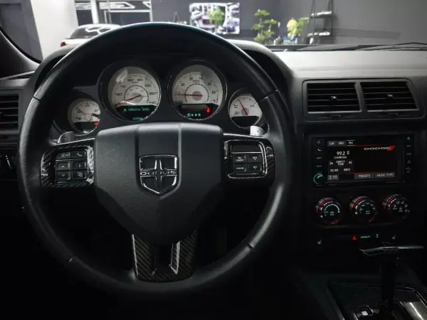 Dodge Challenger 2013 - 53950 EUR, 103962 km - AUTO.MOTO.pt - 103962km - foto 21 de 40