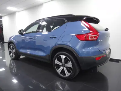 Volvo XC 40 2022 - 26990 EUR, 111000 km - AUTO.MOTO.pt - 111000km - foto 7 de 38