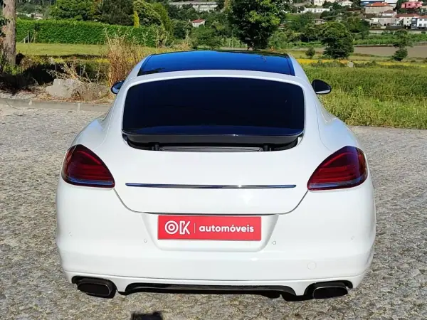 Porsche Panamera 2012 - 32250 EUR, 206000 km - AUTO.MOTO.pt - 206000km - foto 10 de 40