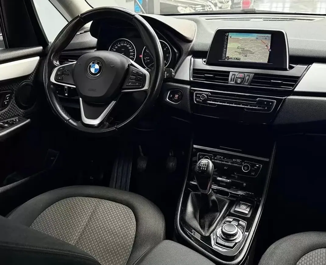 BMW 216 Active Tourer 2015 - 12750 EUR, 196513 km - AUTO.MOTO.pt - 196513km - foto 20 de 25