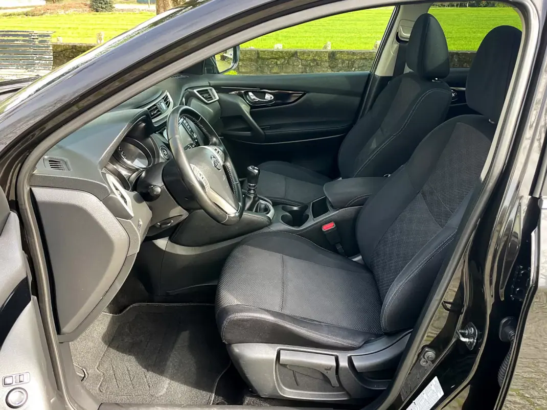 Nissan Qashqai 2017 - 13700 EUR, 243000 km - AUTO.MOTO.pt - 243000km - foto 15 de 28