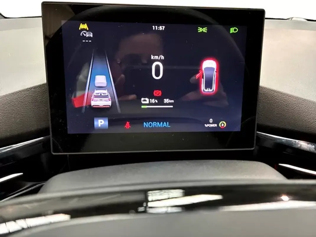 MG MG4 2023 - 18989 EUR, 24822 km - AUTO.MOTO.pt - 24822km - foto 12 de 17