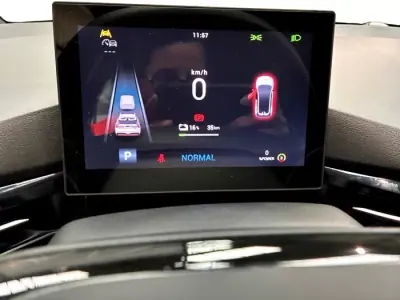 MG MG4 2023 - 18989 EUR, 24822 km - AUTO.MOTO.pt - 24822km - foto 12 de 17