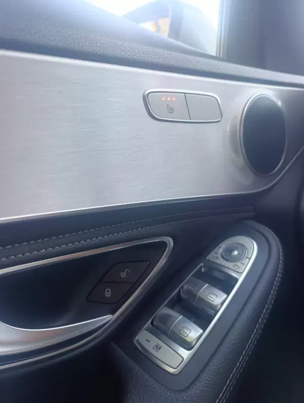 Mercedes-Benz C 220 2015 - 19500 EUR, 150000 km - AUTO.MOTO.pt - 150000km - foto 12 de 15