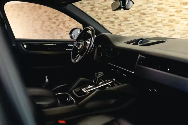 Porsche Cayenne Coupé 2019 - 62900 EUR, 253000 km - AUTO.MOTO.pt - 253000km - foto 31 de 40