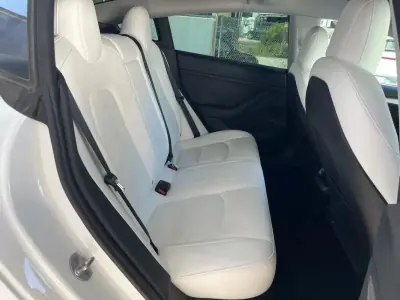 Tesla Model 3 2023 - 28990 EUR, 65000 km - AUTO.MOTO.pt - 65000km - foto 11 de 20