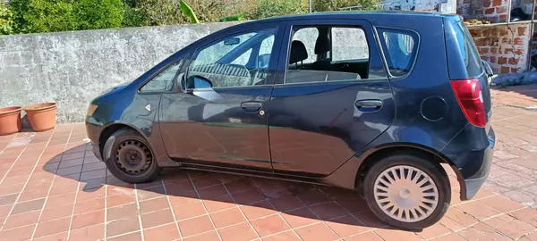 Mitsubishi Colt 1.1 Invite ClearTec 2010 Gasolina