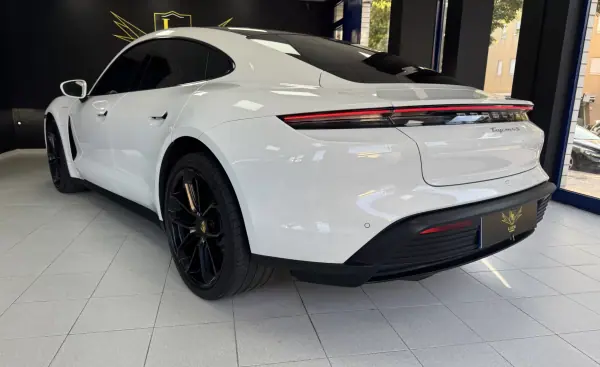 Porsche Taycan 2023 - 82000 EUR, 80500 km - AUTO.MOTO.pt - 80500km - foto 18 de 37